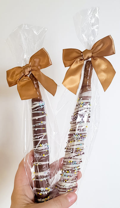 Caramel Pretzel Rods